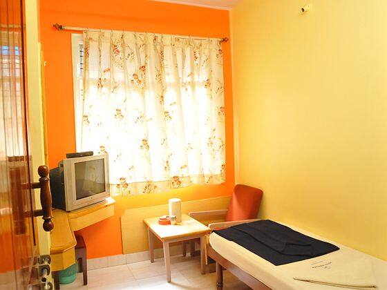 Hotel Mayur Deluxe Lodge, Bangalore 5